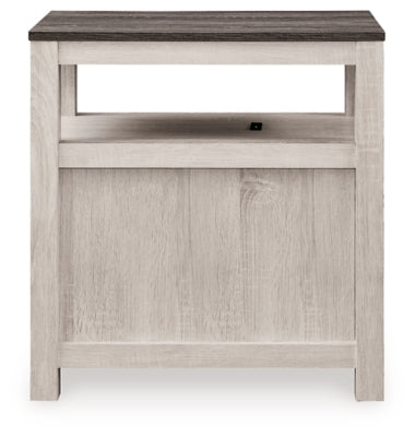 Fendenmore Chairside End Table - T190-217