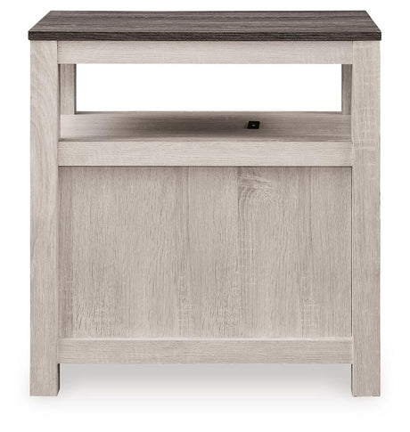 Fendenmore Chairside End Table - T190-217