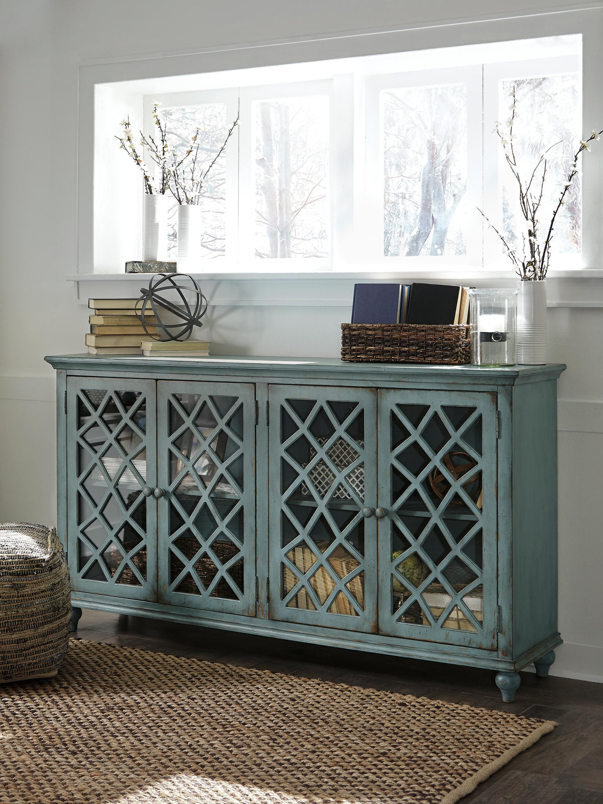 Mirimyn Accent Cabinet - T505-762