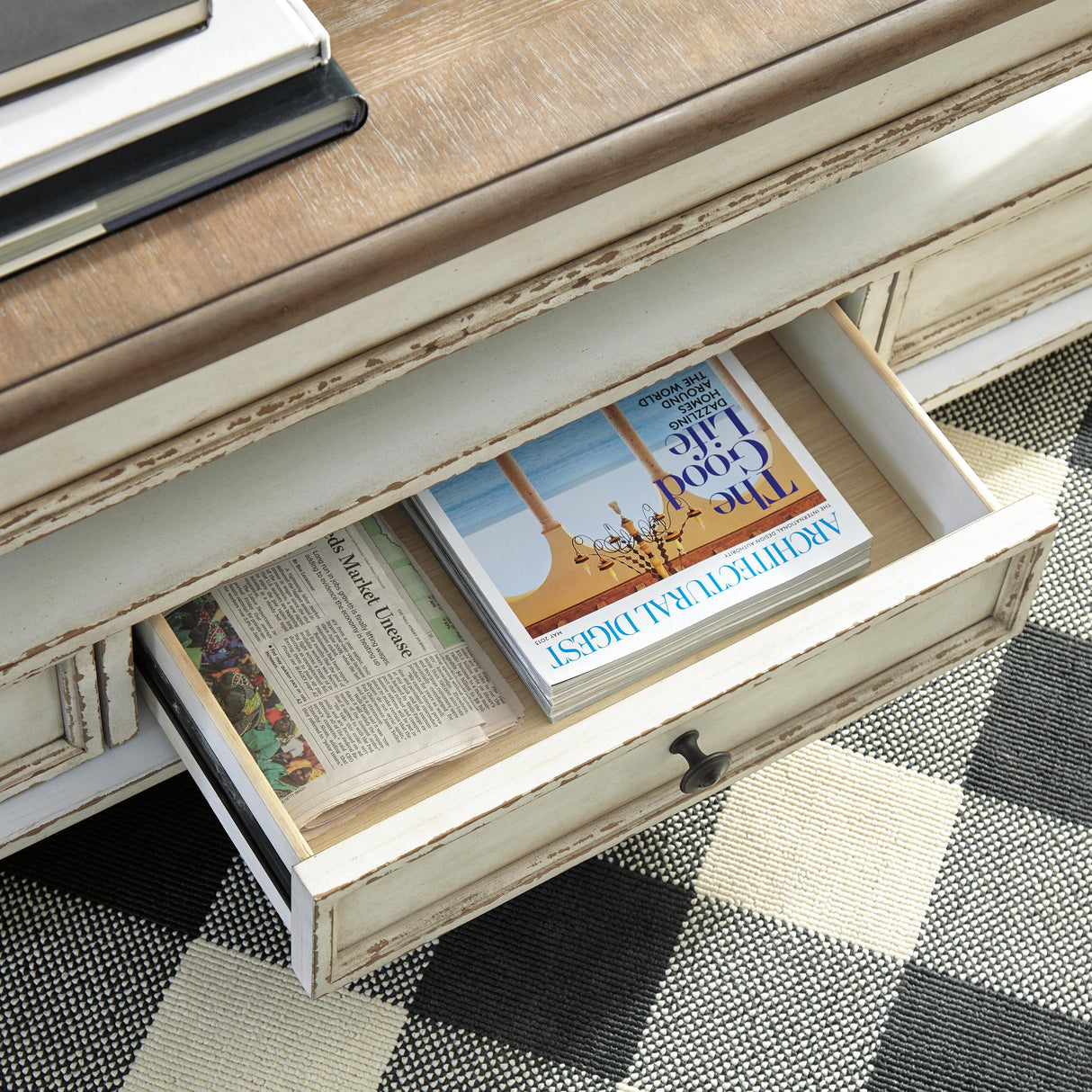 Realyn Coffee Table with Lift Top - T523-9
