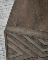 Dreggan End Table - T567-2