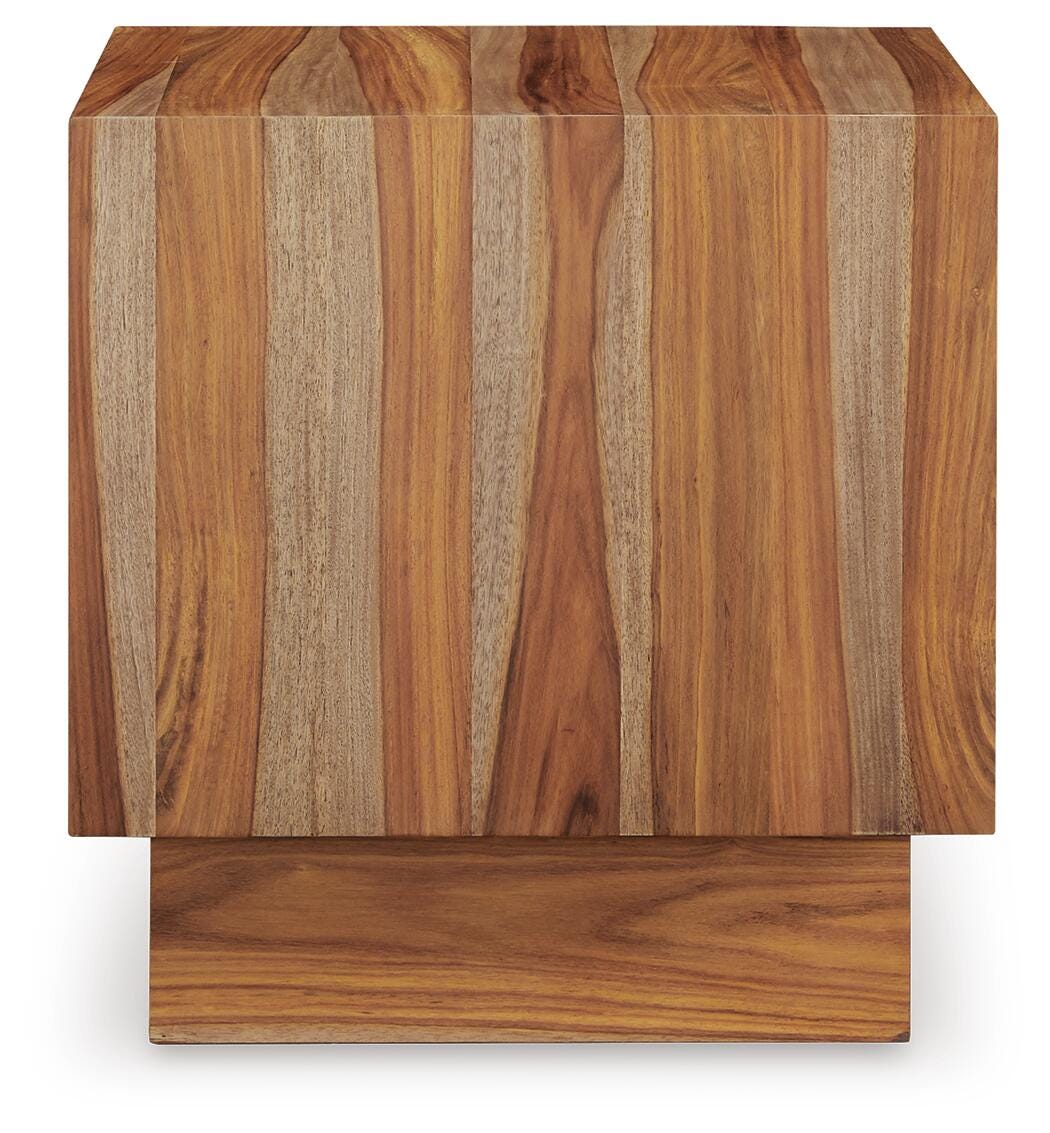 Dressonni End Table - T690-2