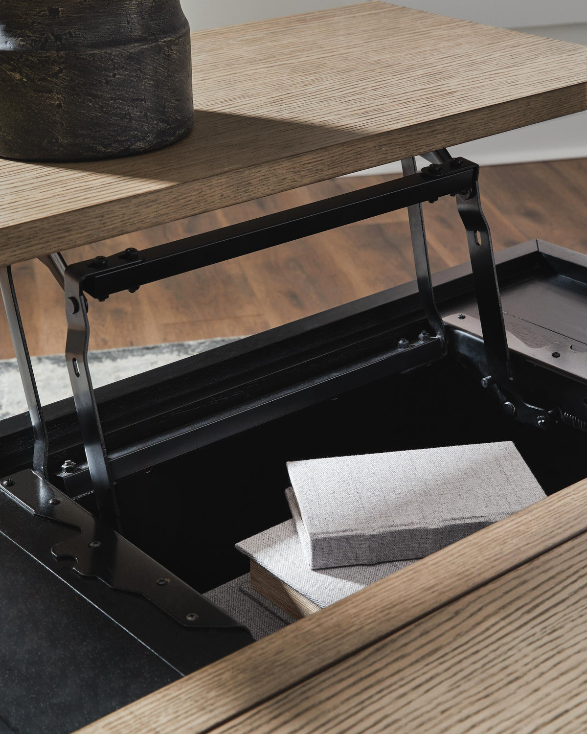 Rylandyn Lift-Top Coffee Table - T721-00