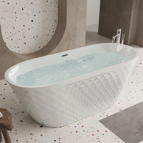 Freestanding Bathtub With Diamond Pattern Design