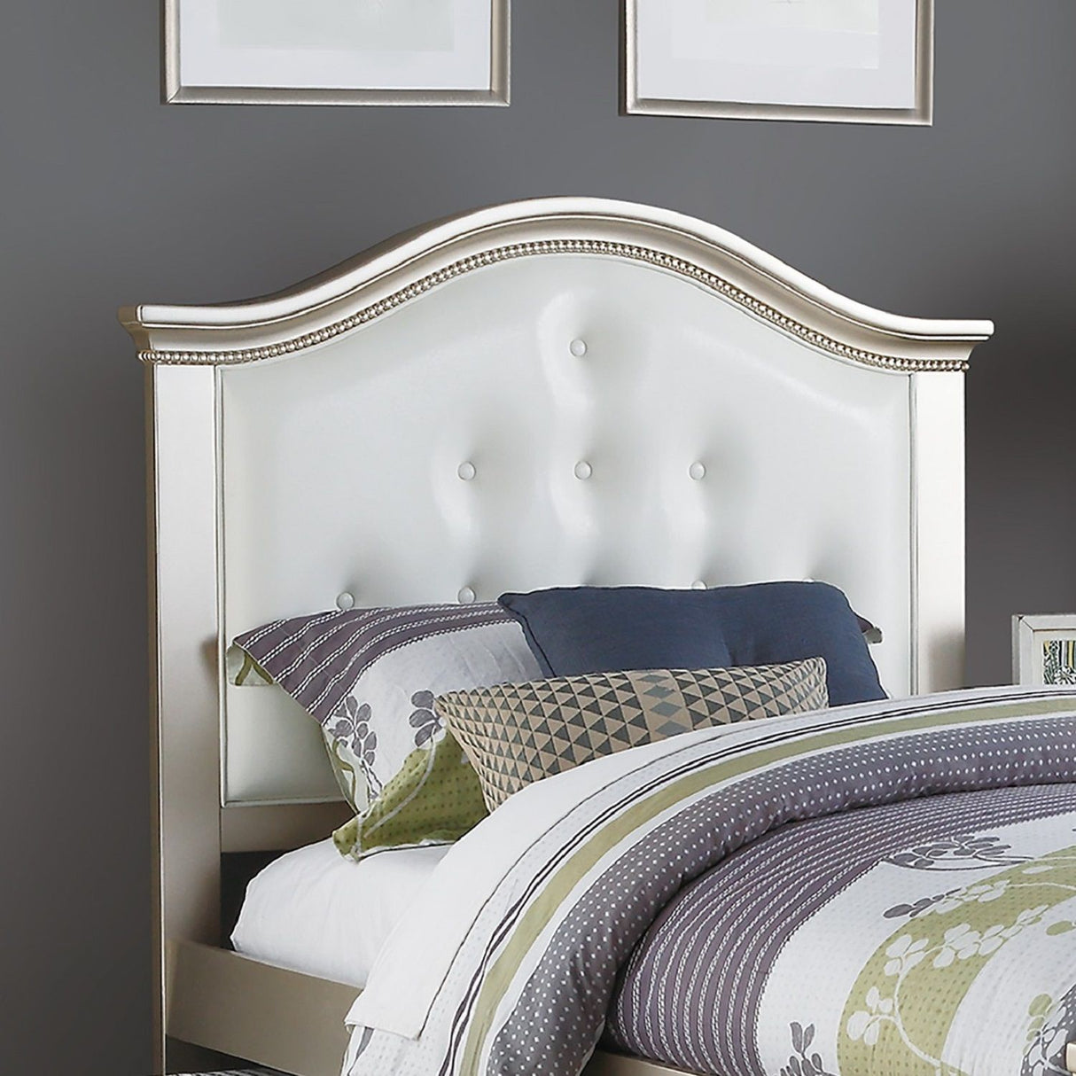 Contemporary Style Bed With Trundle