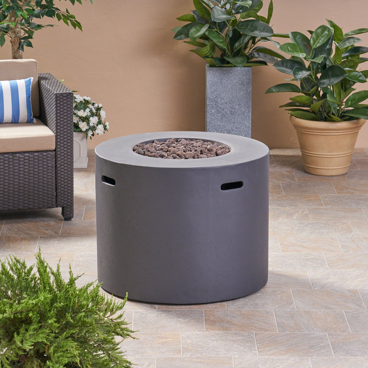 Round Iron Fire Pit With 40, 000 Btu
