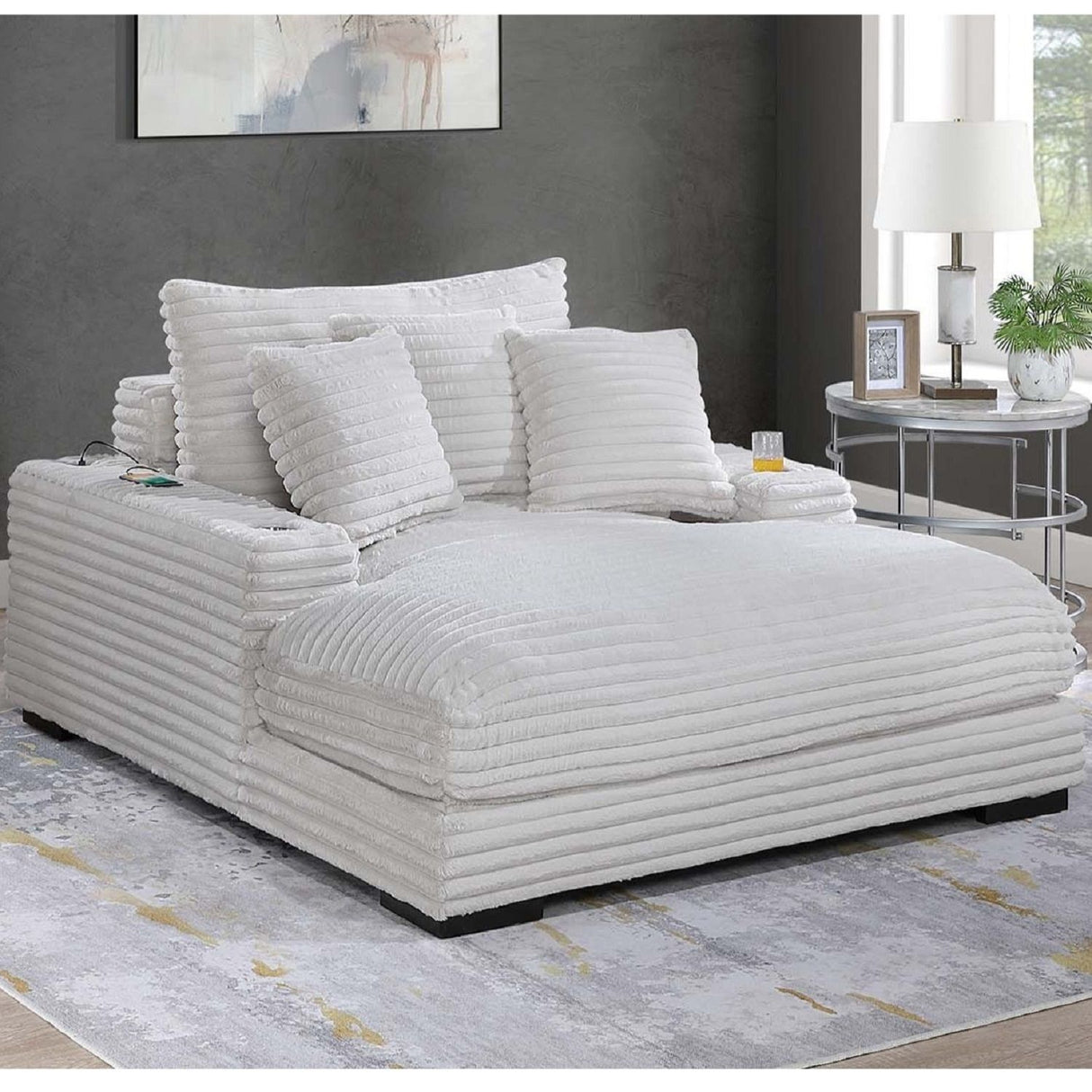 Chaise Lounge With 2 Cup Holders And USB Ports